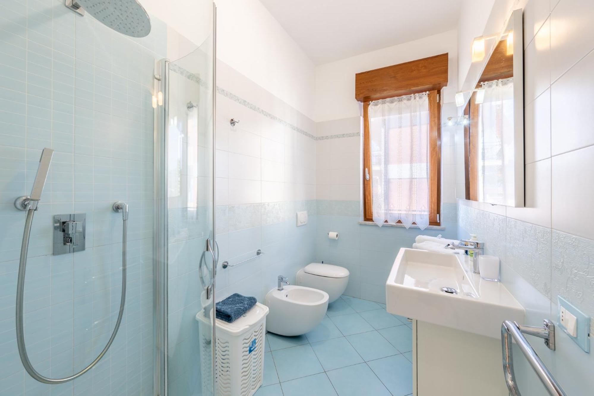 New Luxury 2Bdr Terrace, Views, Ac Apartment Marina Di Carrara Ngoại thất bức ảnh